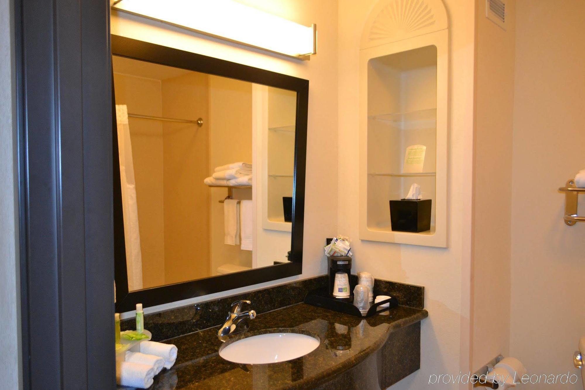 Holiday Inn Express Hotel And Suites - Odessa By Ihg Bagian luar foto